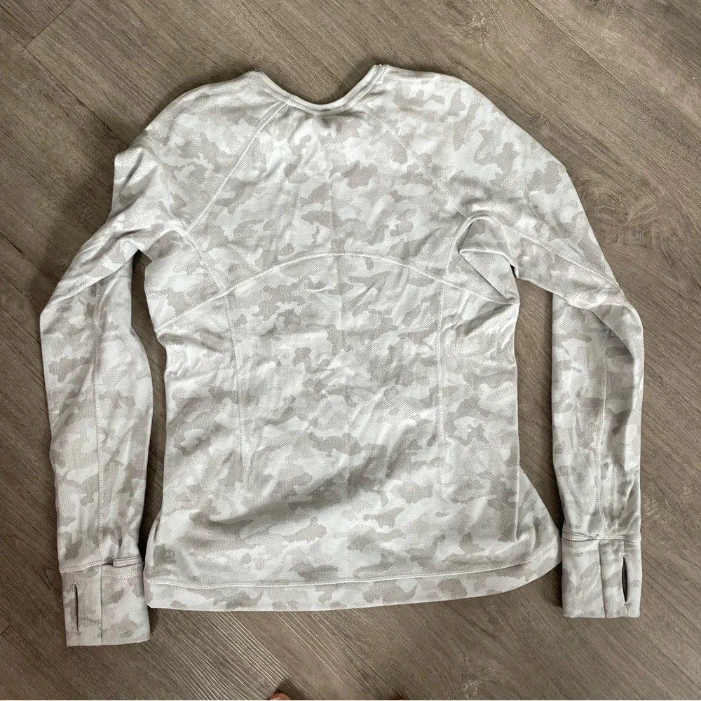 Lululemon Its Rulu Run Long Sleeve Shirt
Heritage Camo Jacquard Vapor Gull Grey - Picture 3 of 8